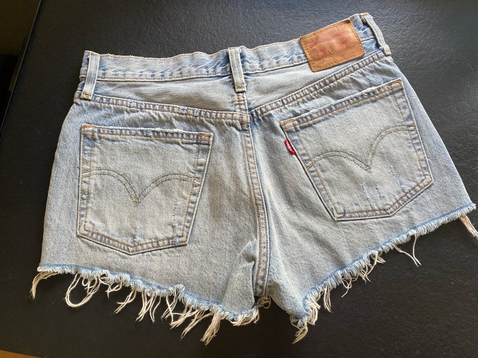 Shorts Levi’s str 28