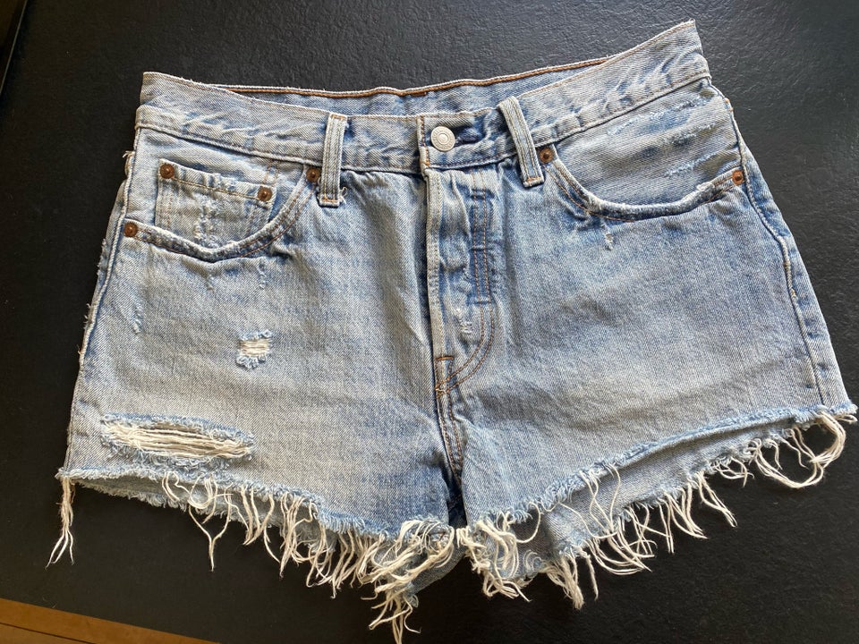 Shorts Levi’s str 28