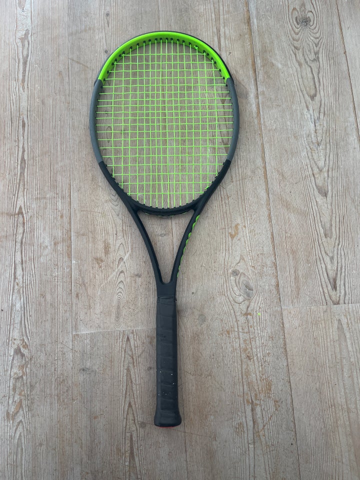 Tennisketsjer, Wilson