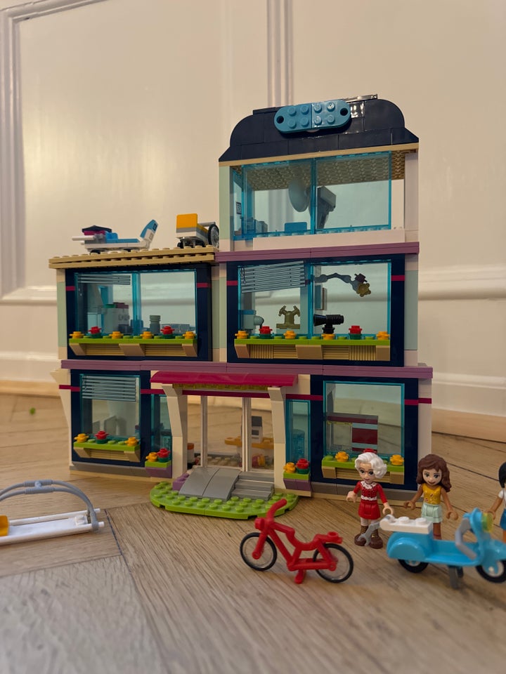 Lego Friends, Hospital