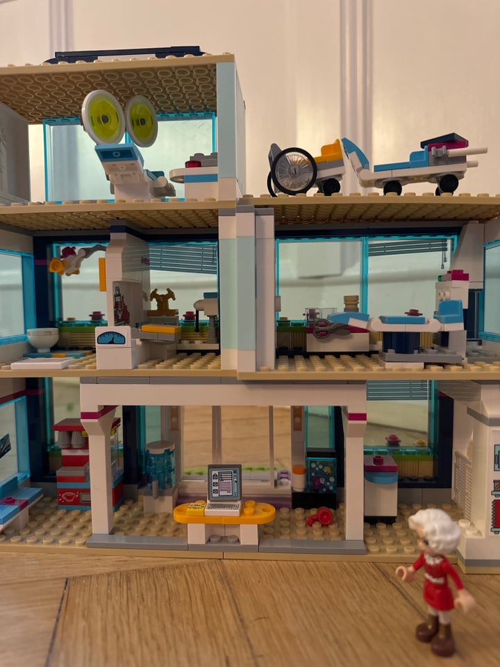 Lego Friends, Hospital