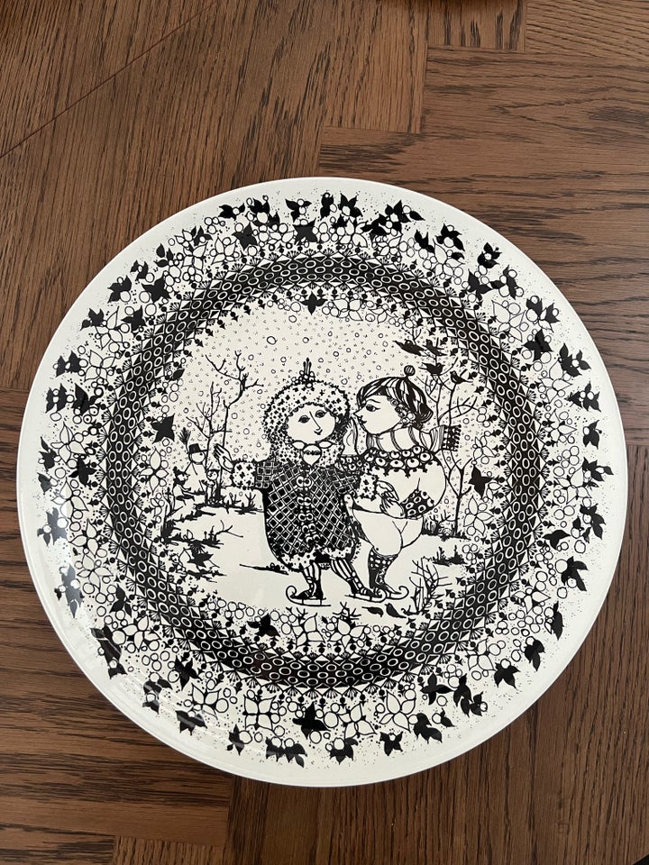 Porcelæn, Fade, vase og platter