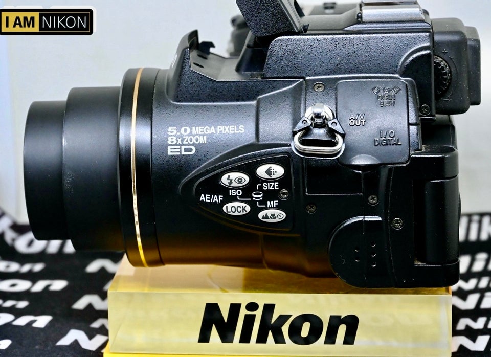 Nikon Coolpix E5700, 5 megapixels,