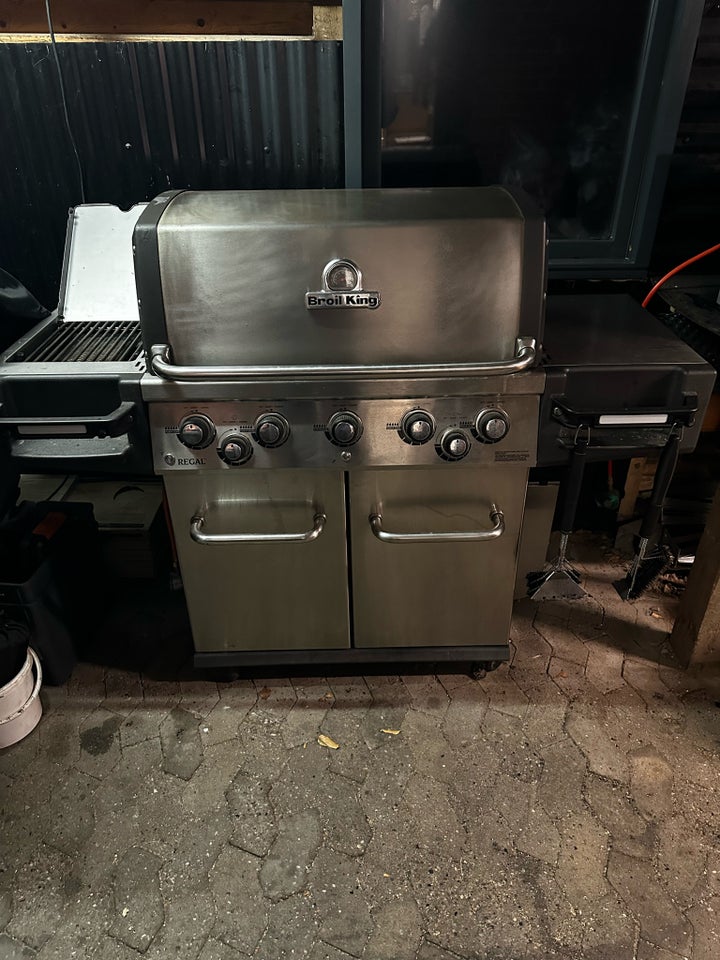 Gasgrill, Broil King Regal S590 Pro