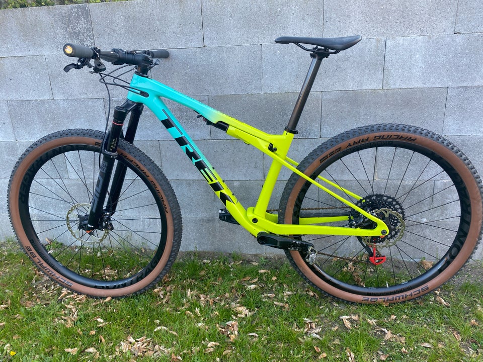 Andet, Trek super caliber 9,8