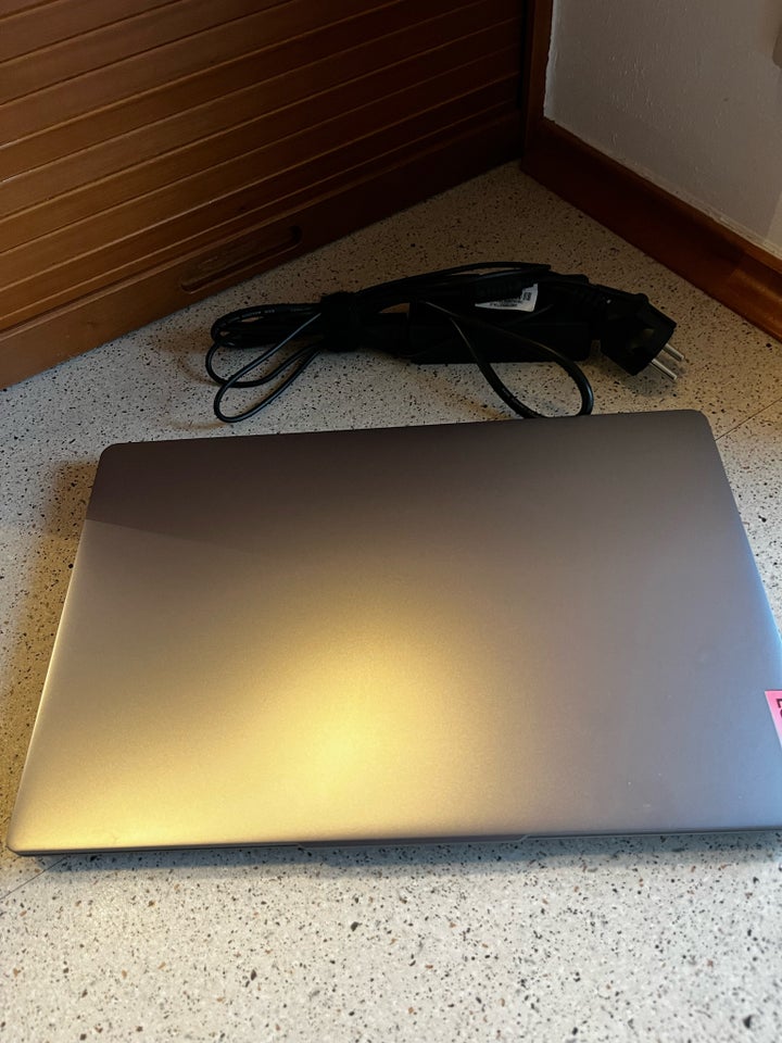 Lenovo IdeaPad Slim 3 R3/8/128,