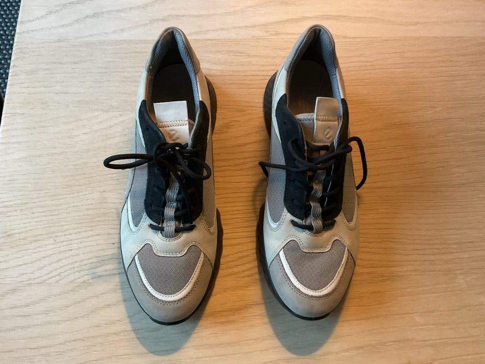 Sneakers, ECCO, str. 39