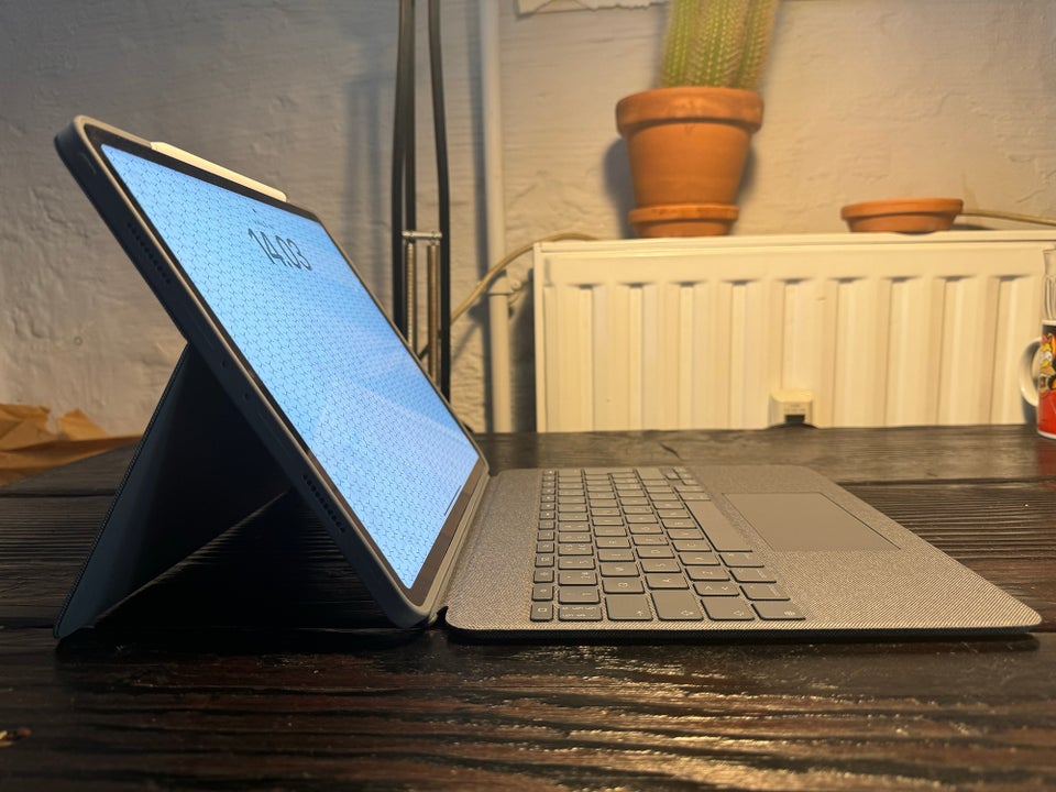 iPad Pro 129 med Apple tas