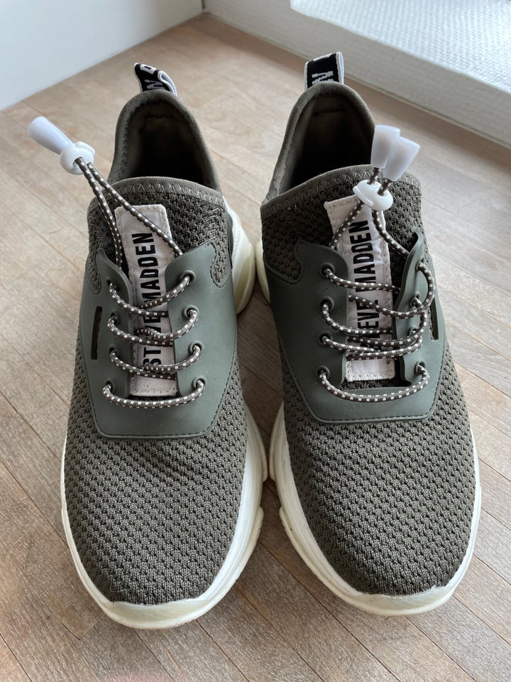 Sneakers str 38 Steve Madden