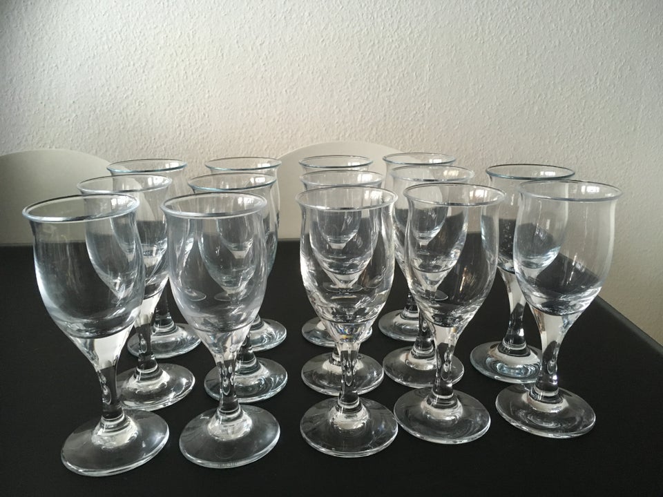 Glas, 18 stk. Hvid- og rødvinsglas,