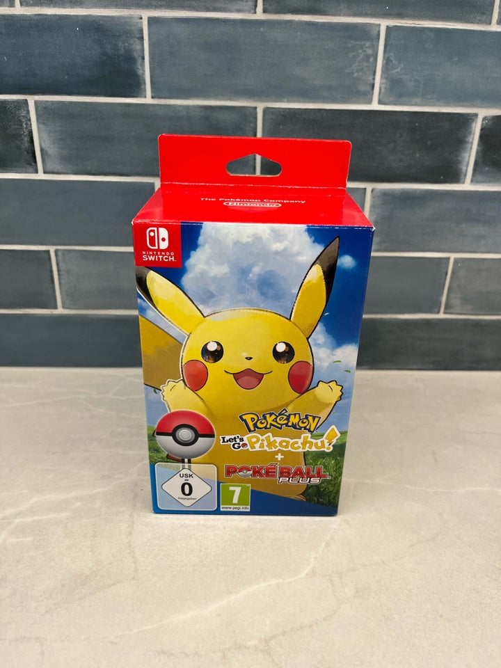 Pokemon Lets Go Pikachu + Poke Ball