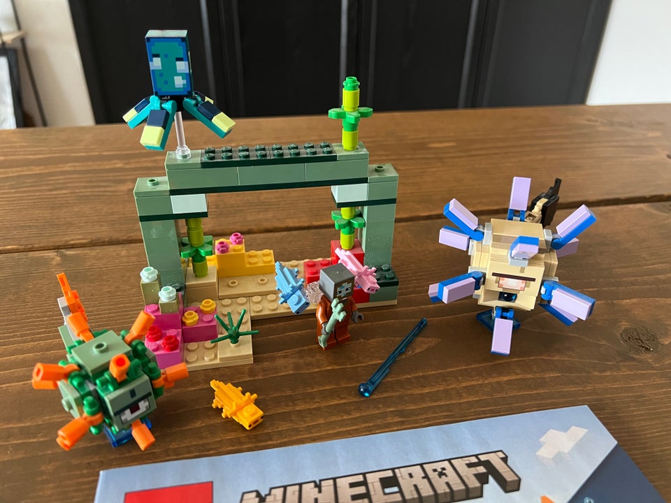 Lego Minecraft 21180