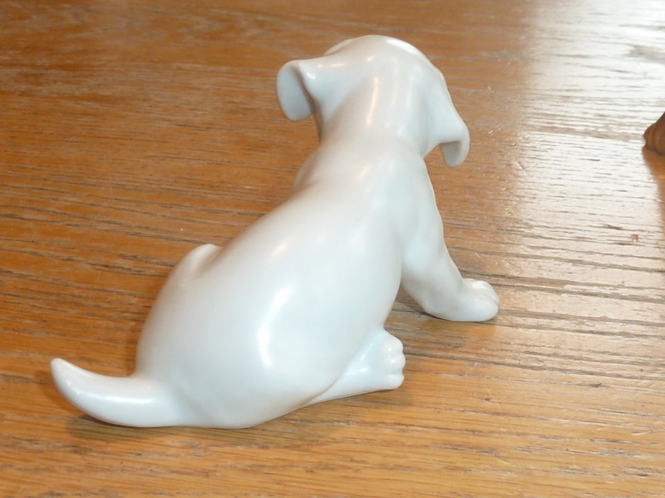 Porcelæn figur af hundevalp 1311