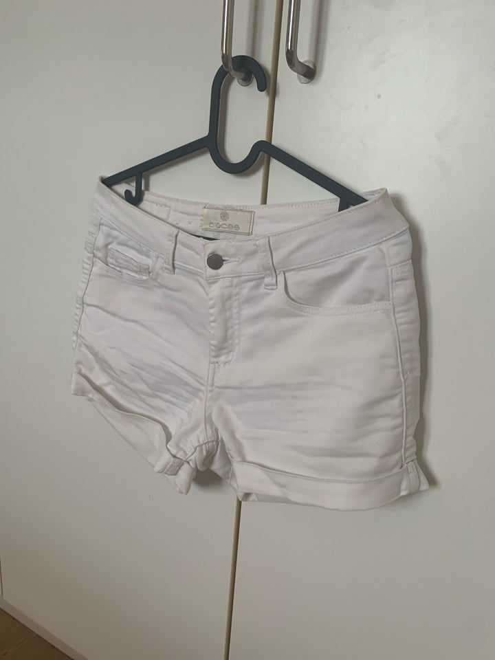 Shorts, Pieces, str. 36