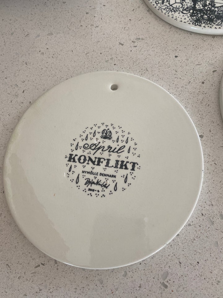 Porcelæn Platter Bjørn vinblad