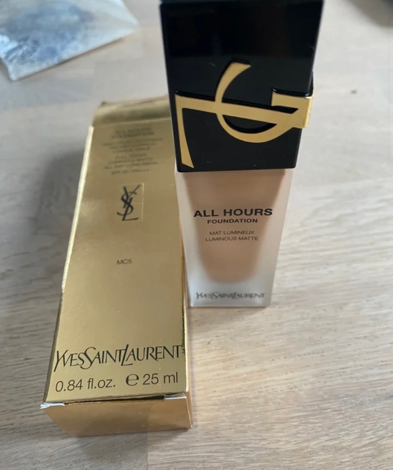 Makeup, All Hours Foundation , YVES