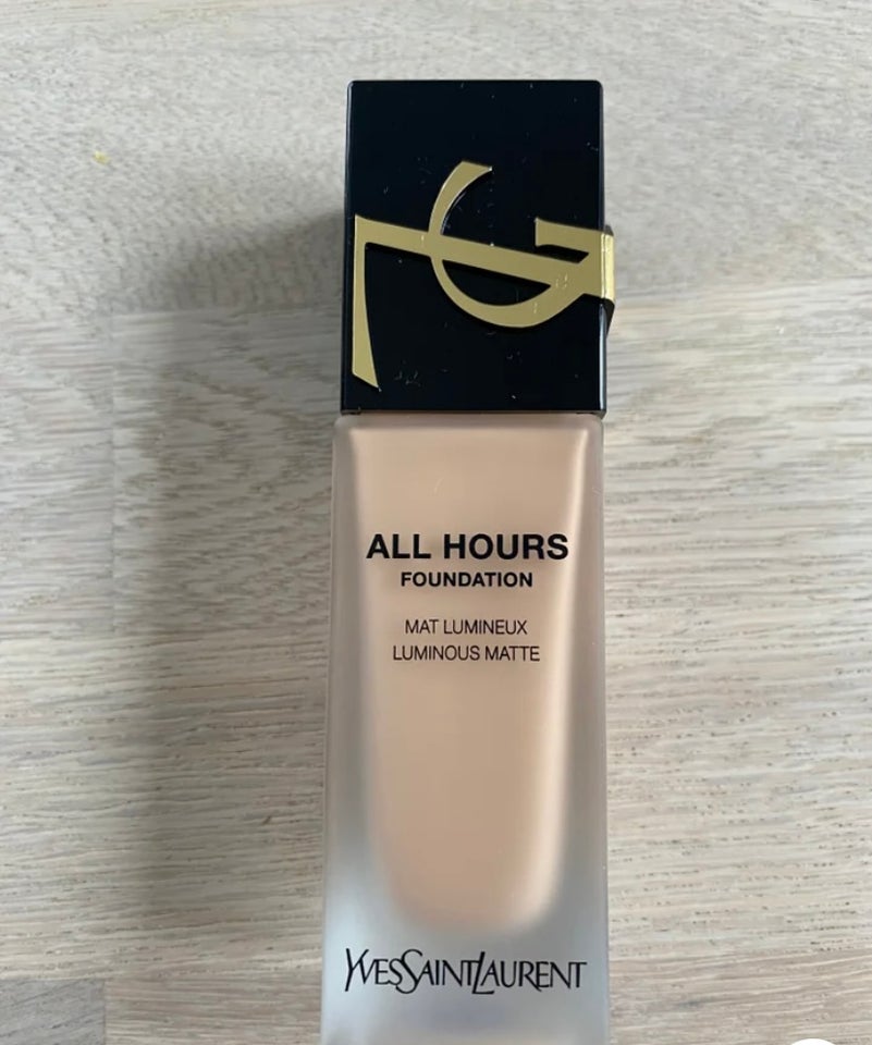 Makeup, All Hours Foundation , YVES