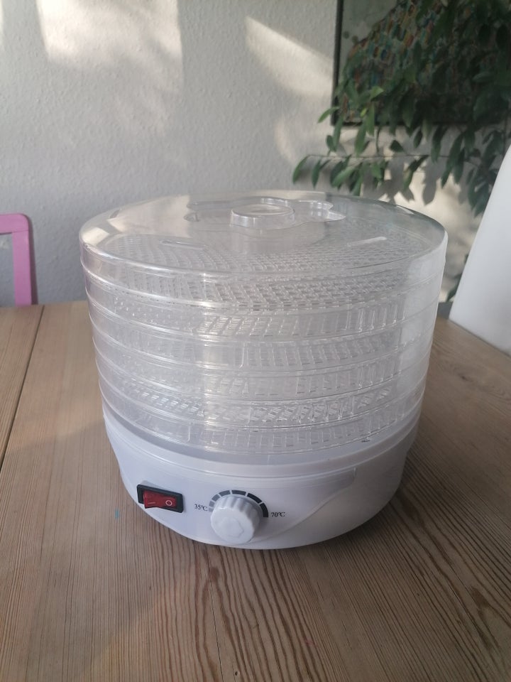 Dehydrator