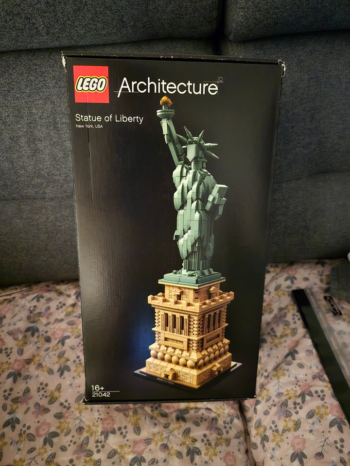 Lego Architecture 21042