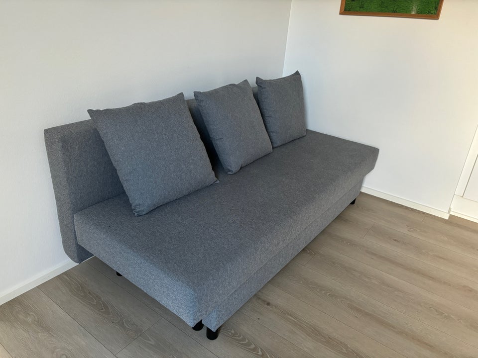 Sovesofa, b: 135 l: 194 h: 42