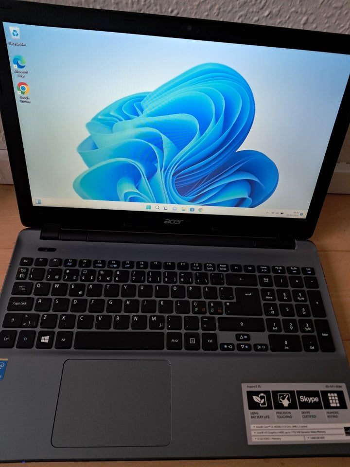 Acer Aspire E15, Intel i 3-4030U