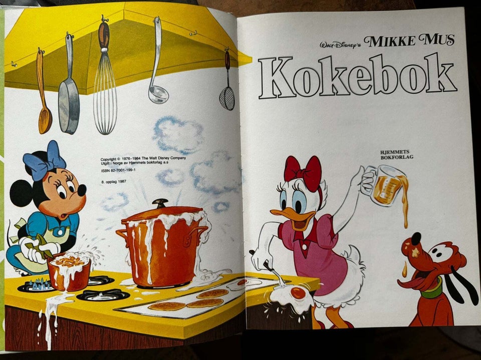 MIKKE MUS KOKEBOK - (Mickey Mouse