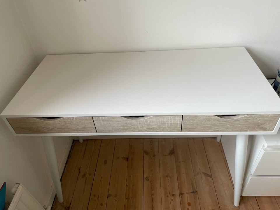 Skrivebord, Ikea, b: 110 d: 50 h: 77