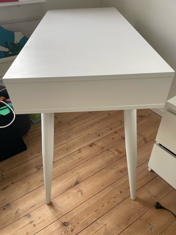 Skrivebord, Ikea, b: 110 d: 50 h: 77