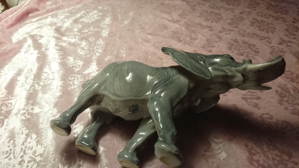 Porcelæn Elefant Royal