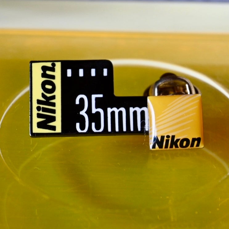 Andre samleobjekter, Nikon Logo