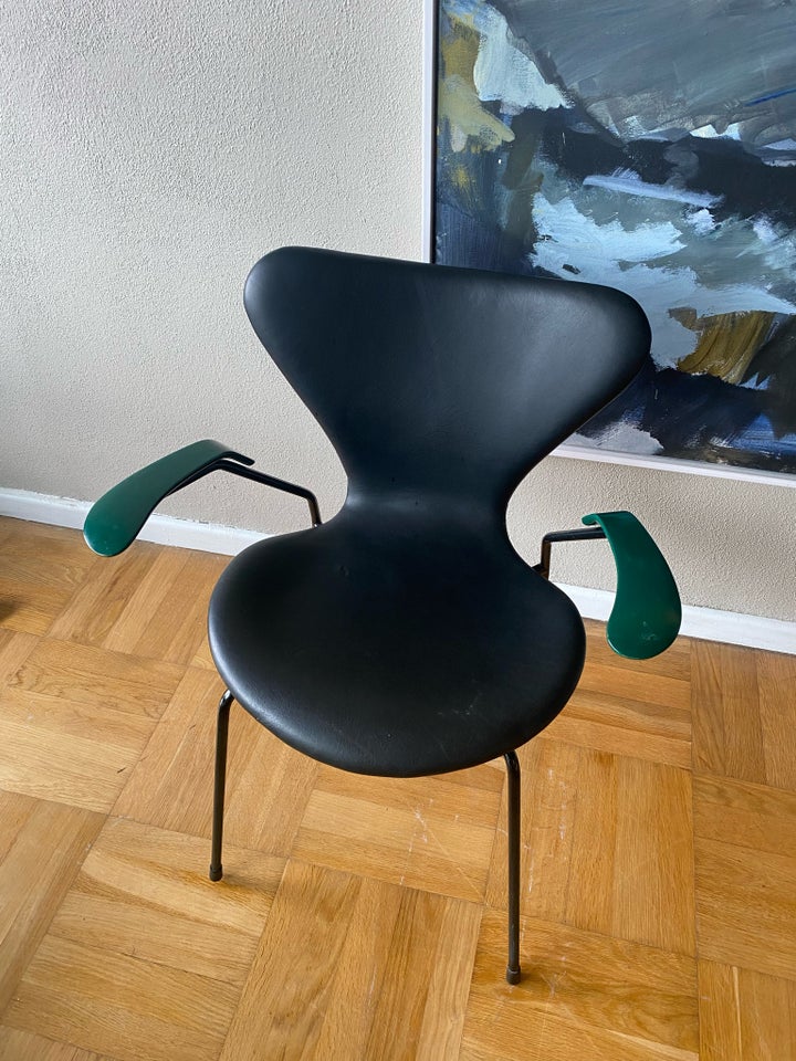 Arne Jacobsen, 3207, Stol