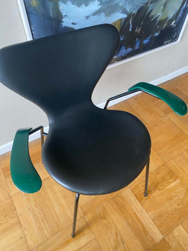 Arne Jacobsen, 3207, Stol