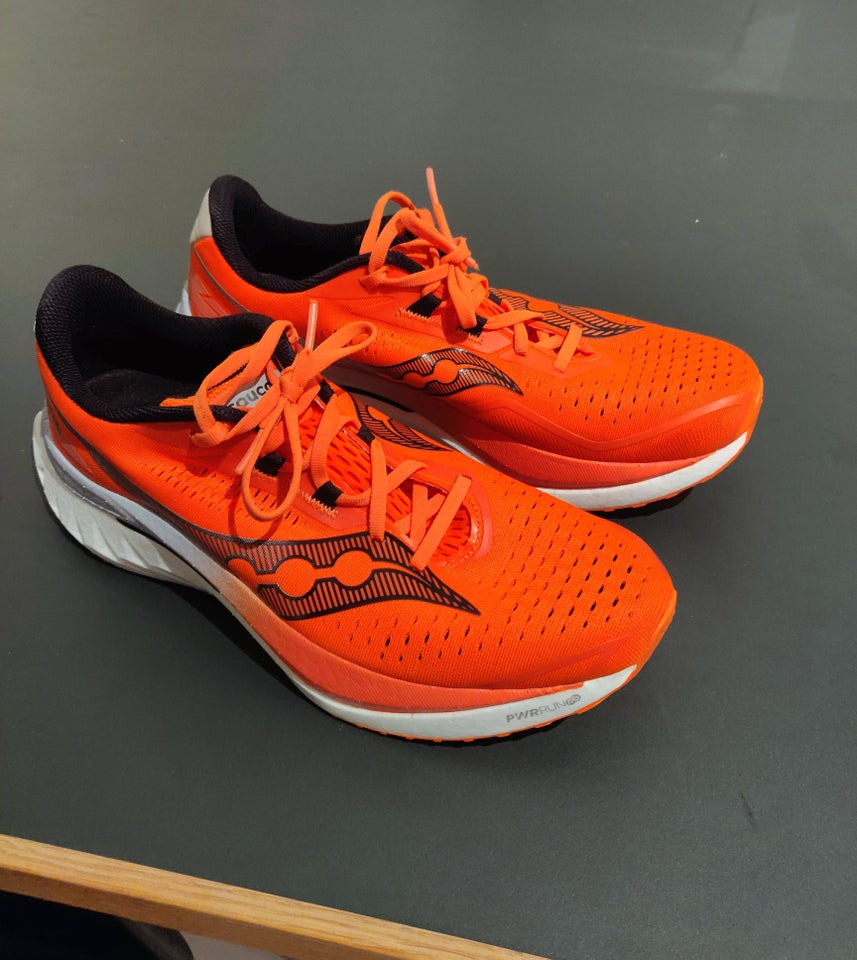 Løbesko, Saucony Endorphin Speed