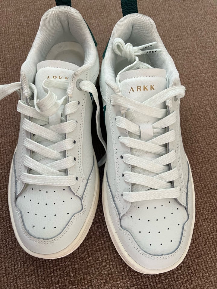 Sneakers str 38 Arkk