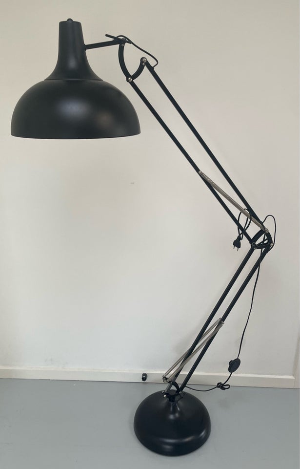 Gulvlampe Ilva