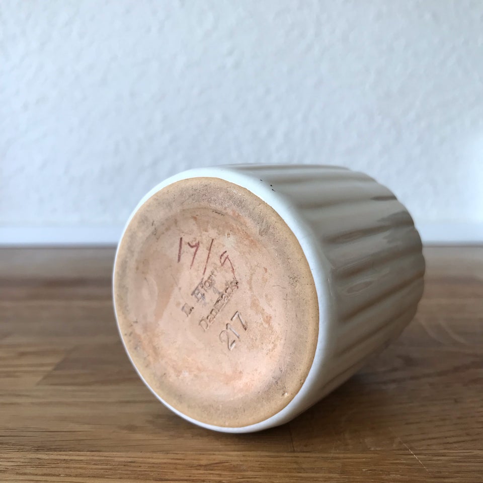 Keramik Mini vase L Hjorth