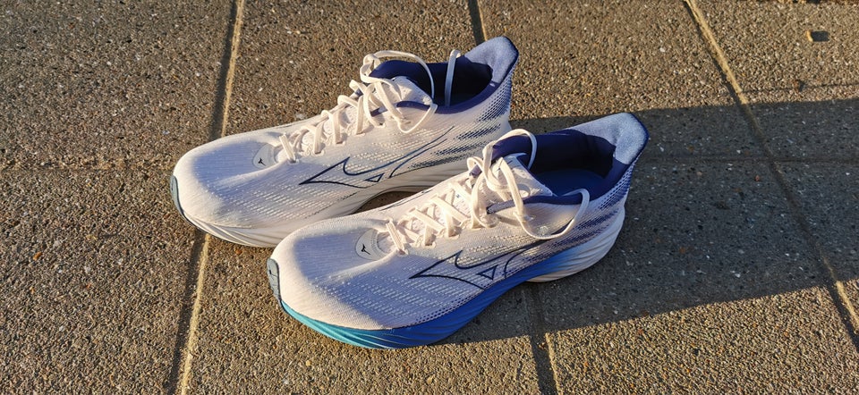 Løbesko, Mizuno Wave Rider 28, str.