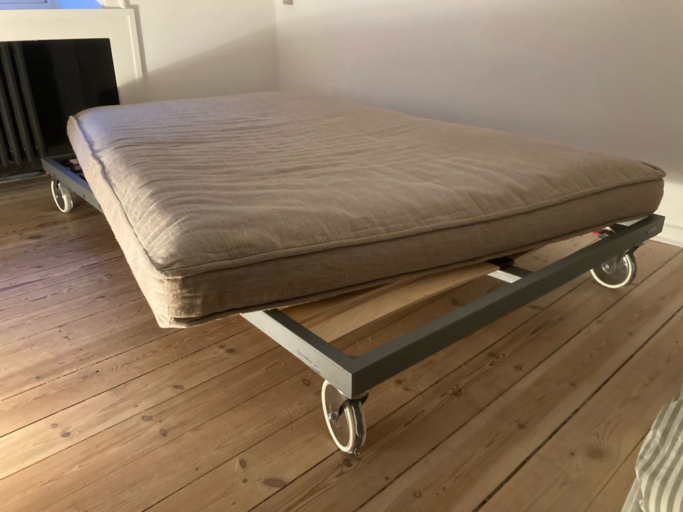 Futon, Innovation , b: 140 l: 200