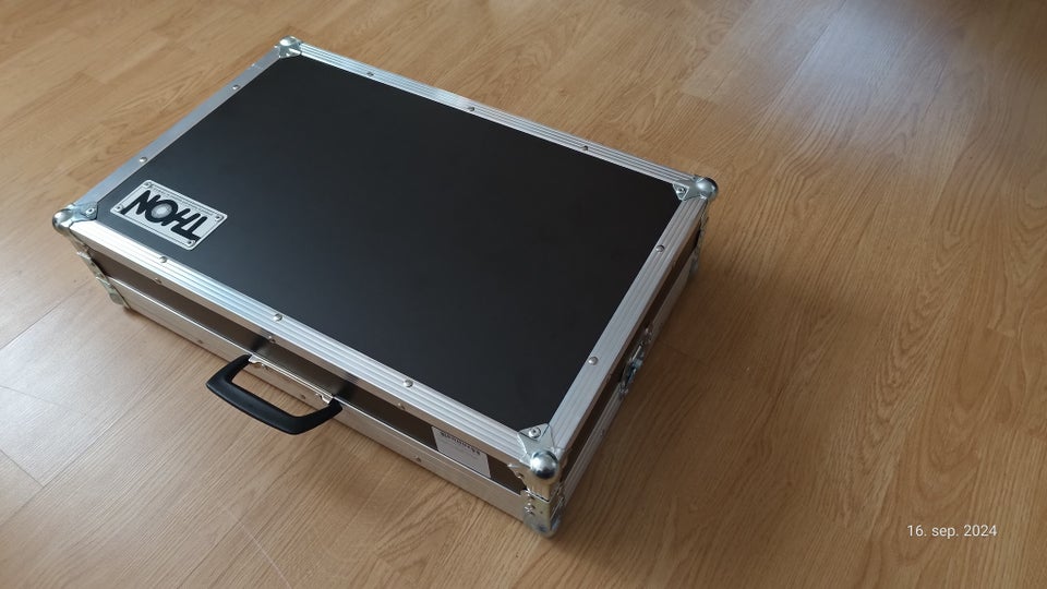 Flightcase THON Line6 POD HD500X