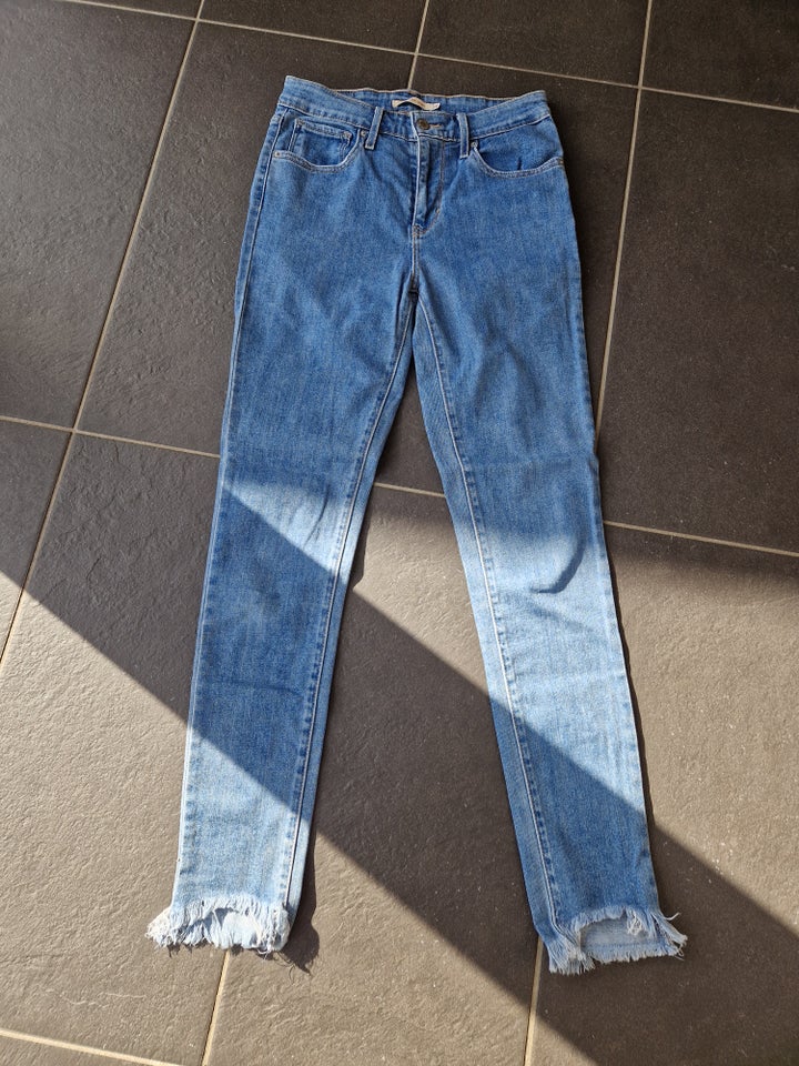 Jeans, Levis, str. 28