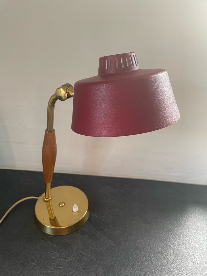 Lampe, Arnold Wiig