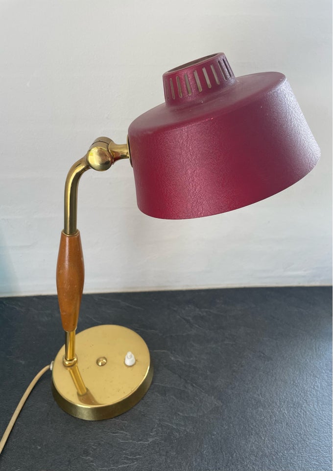 Lampe, Arnold Wiig