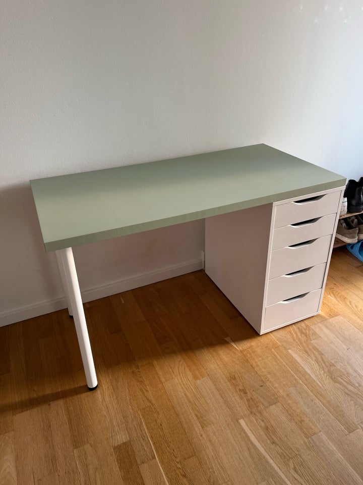 Skrive-/computerbord IKEA b: