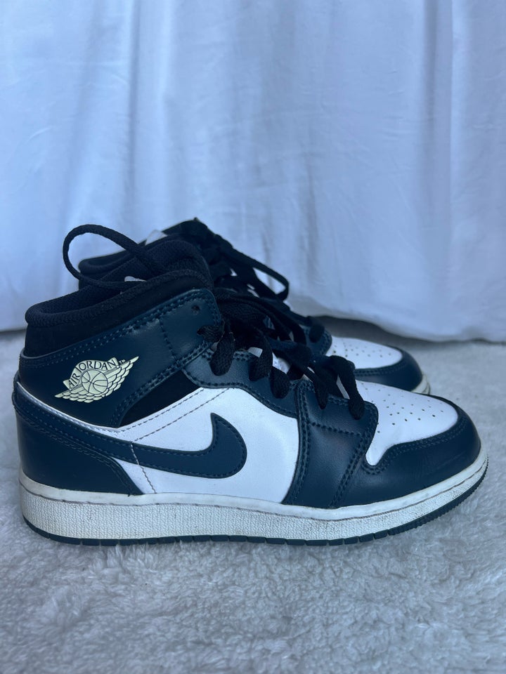 Sneakers, str. 35, Nike Air Jordan