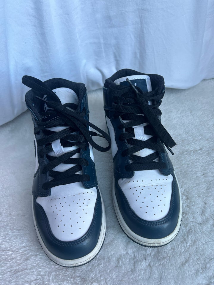 Sneakers, str. 35, Nike Air Jordan