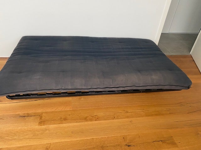 Futon, b: 120 l: 200 h: 37