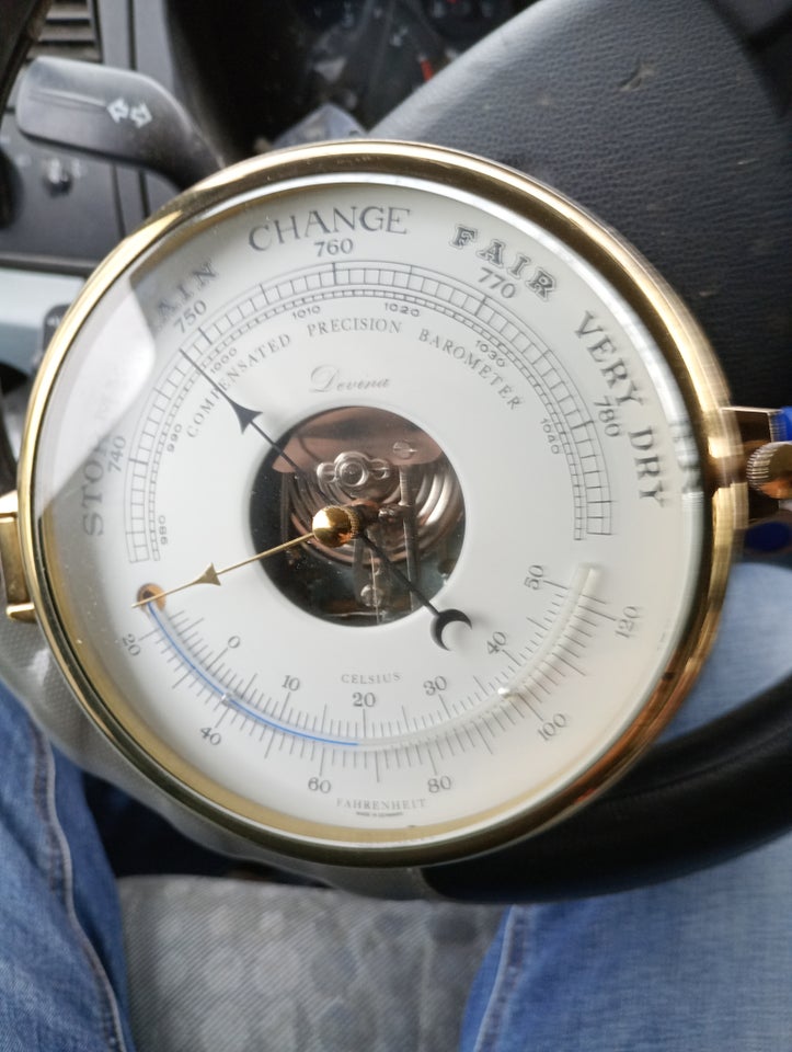 Barometer, Devina