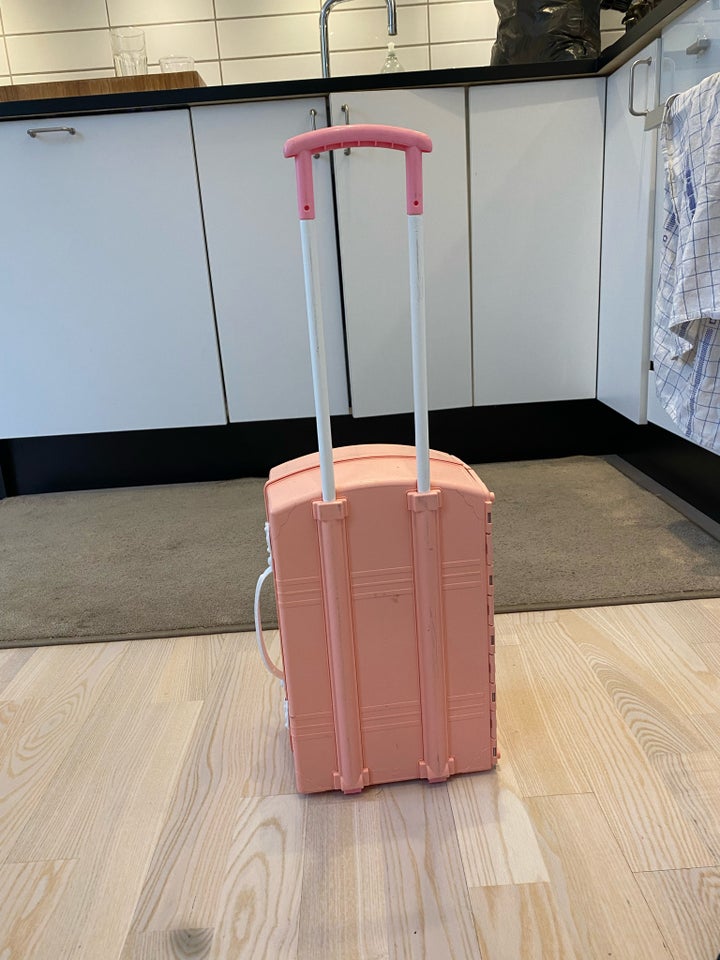 Barbie, Trolley værelse