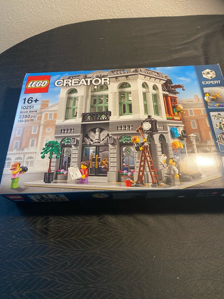 Lego Creator, Brick bank 10251