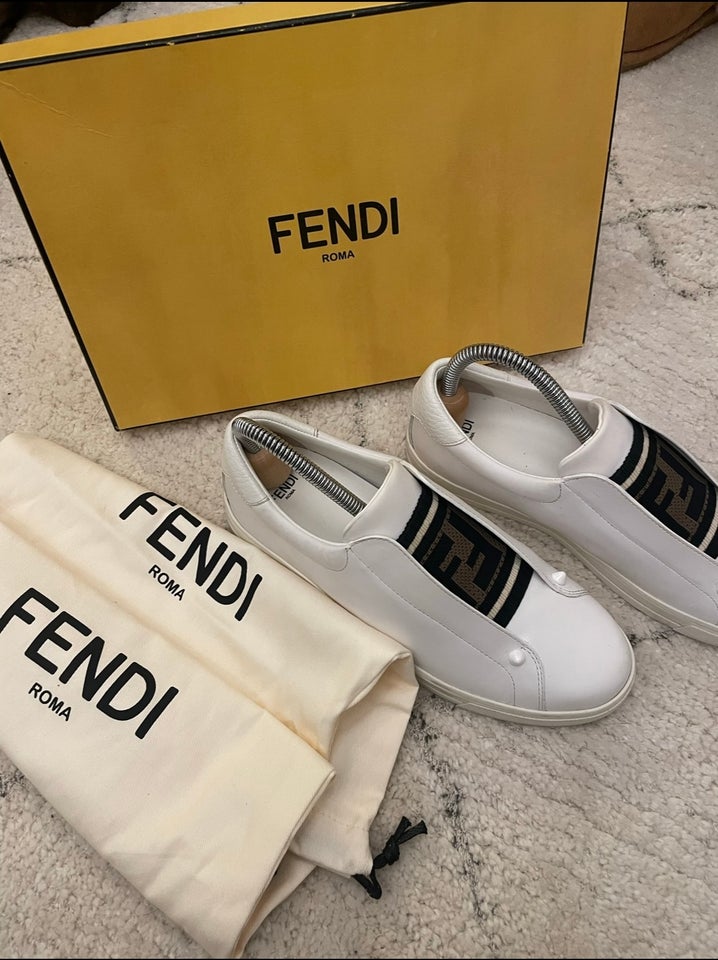 Sneakers, str. 36, FENDI